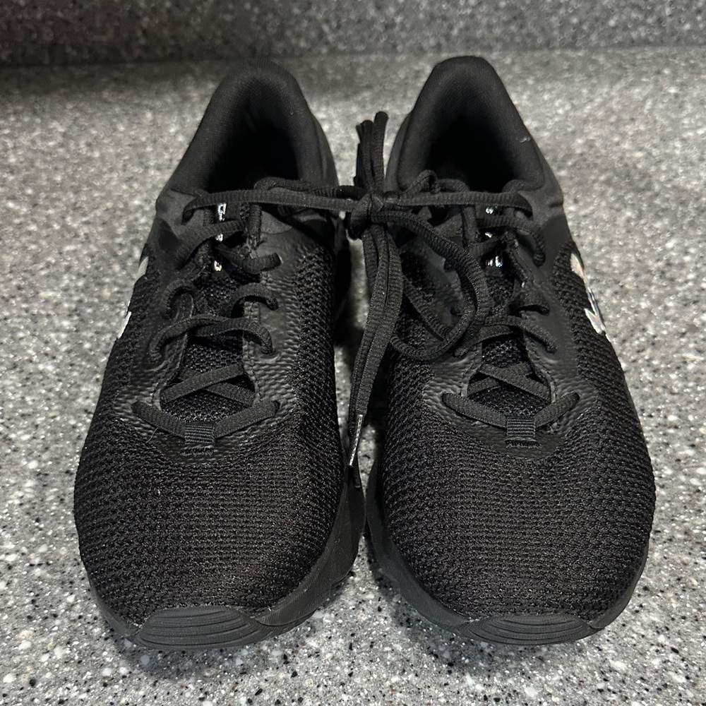 Under Armour Charged Escape Mens Black Sneakers NWOB - Picture 2 of 4